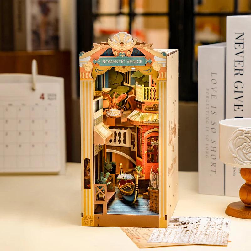 Desktrim™ | Diy Book Nook Shelf - Romantic Venice Escape