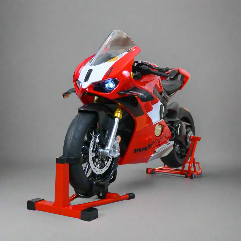 Desktrim | Alloy 1/6 Ducati Corse Panigale V4R Model