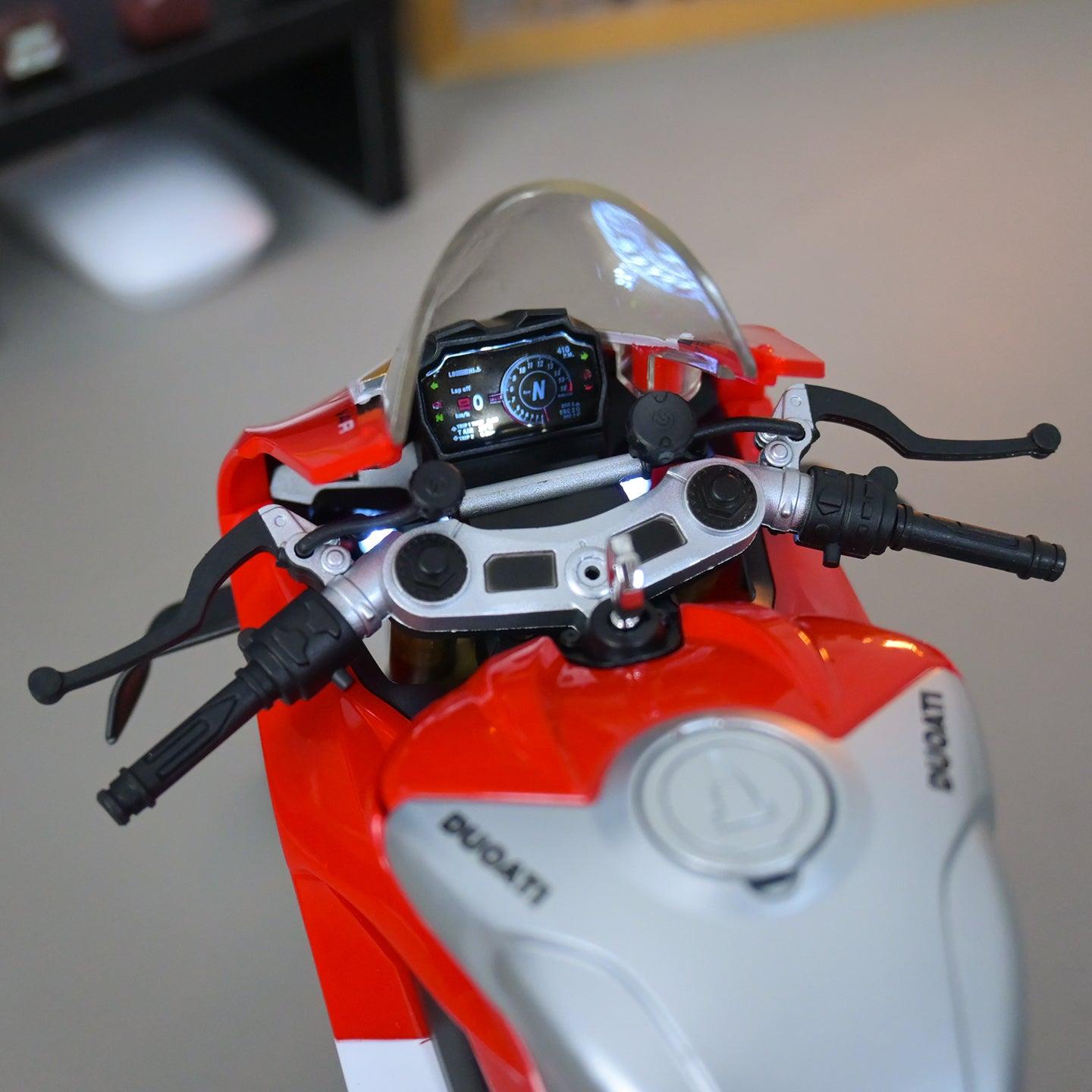 Desktrim | Alloy 1/6 Ducati Corse Panigale V4R Model