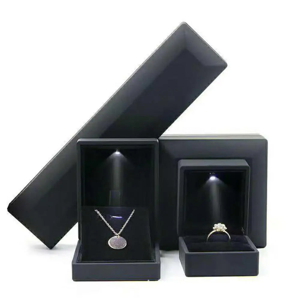 LED Jewelry Ring Box Luxury Velvet Rubber Necklace Pendant Gifts Display With Light For Proposal Engagement Wedding Case