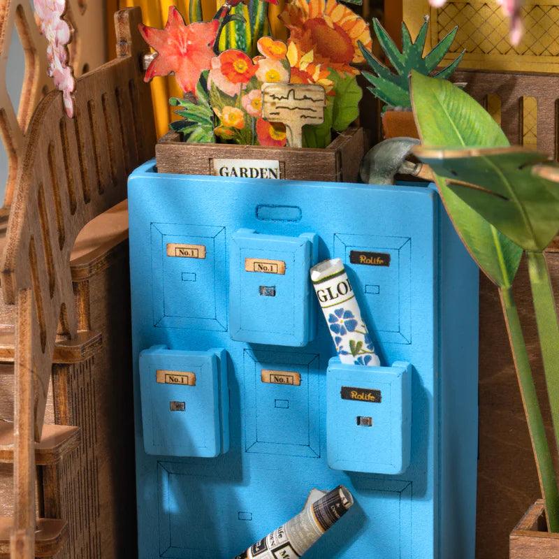 Desktrim™ | Diy Book Nook Shelf - Holiday Garden House