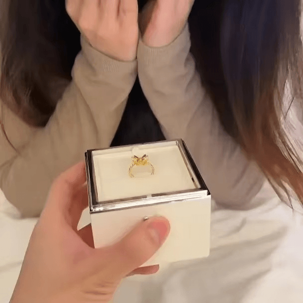 Desktrim™ | Enchanted Moments Bear Candle Ring Box