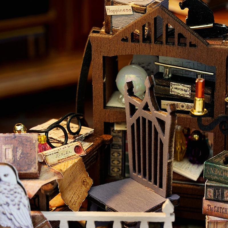 Desktrim™ | DIY Dollhouse Kit (Magic House)