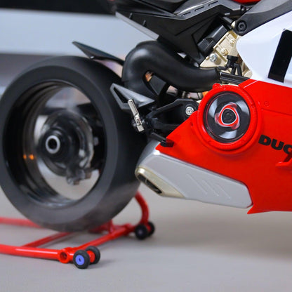 Desktrim | Alloy 1/6 Ducati Corse Panigale V4R Model