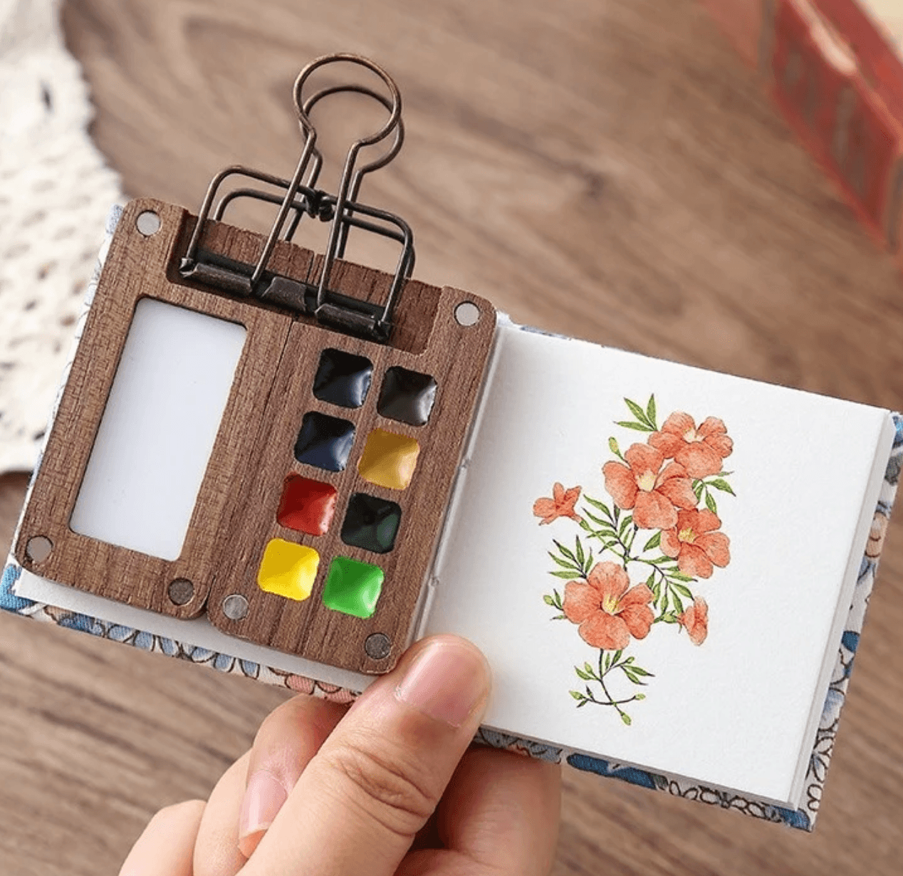Desktrim™ | Pocket-Sized Watercolor Kit: Paint Anywhere, Anytime!